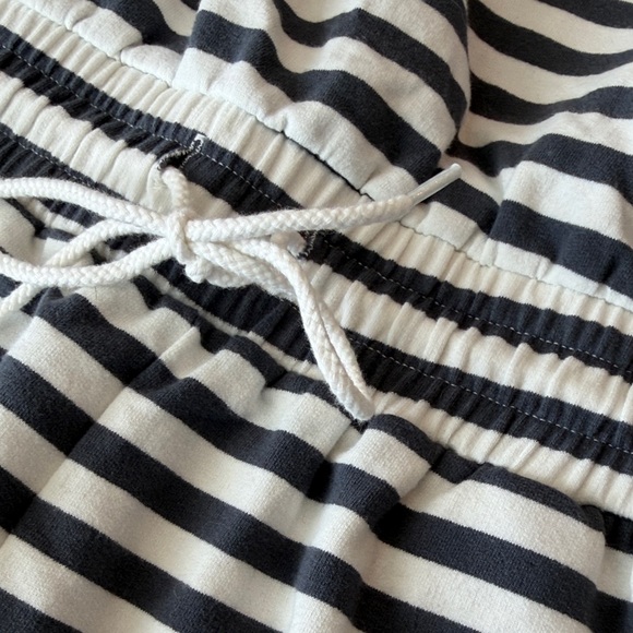 Evereve Charcoal and White Striped Sleeveless Romper - Picture 4 of 7